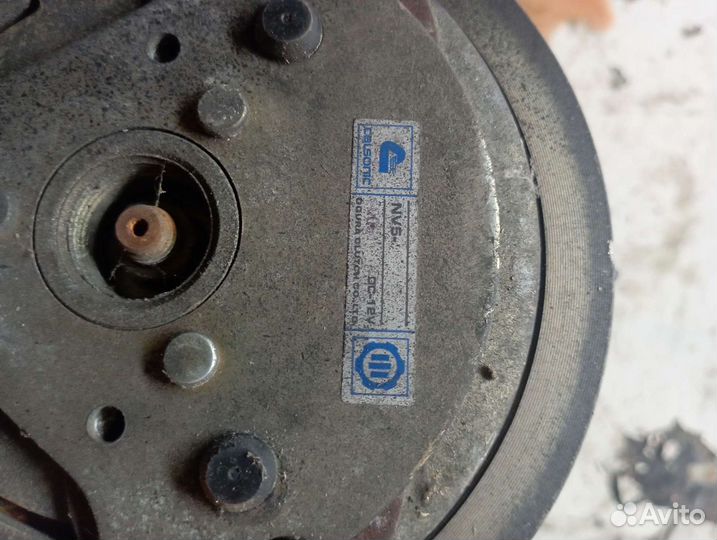 Компрессор кондиционера nissan