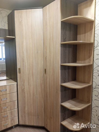 Продаю стенку в прихожую.цена.самовывоз