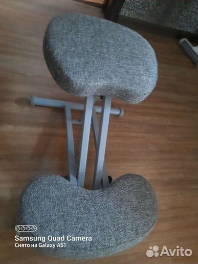 Коленный стул