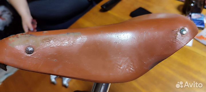 Седло кожаное велосипедов хвз + тормозные ручки