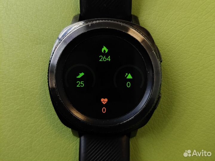 Смарт часы Samsung gear sport черные