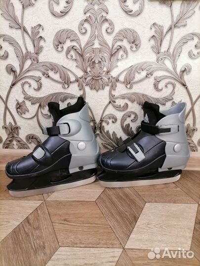 Коньки хоккейные