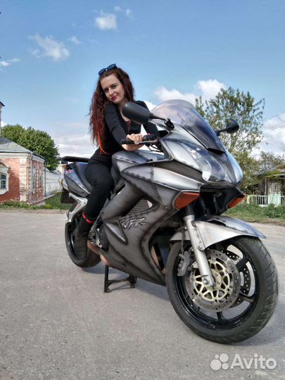 Honda vfr 800 vtek 2002г