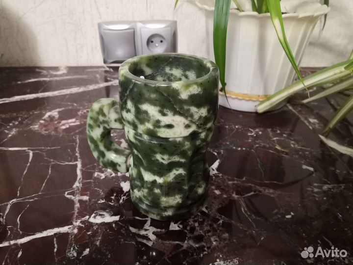 Нефритовая кружка