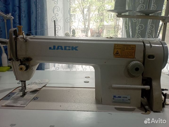 Швейная машина Jack