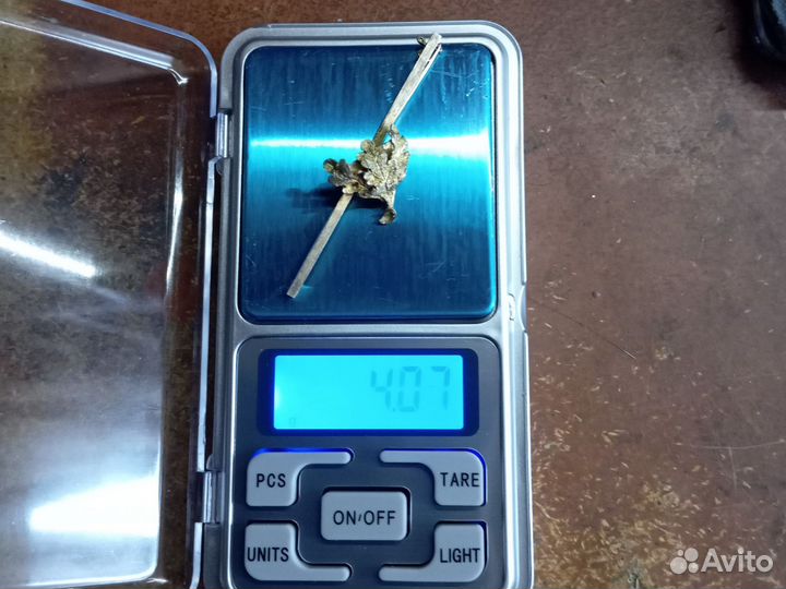 Брошь дубовые листочки старинная