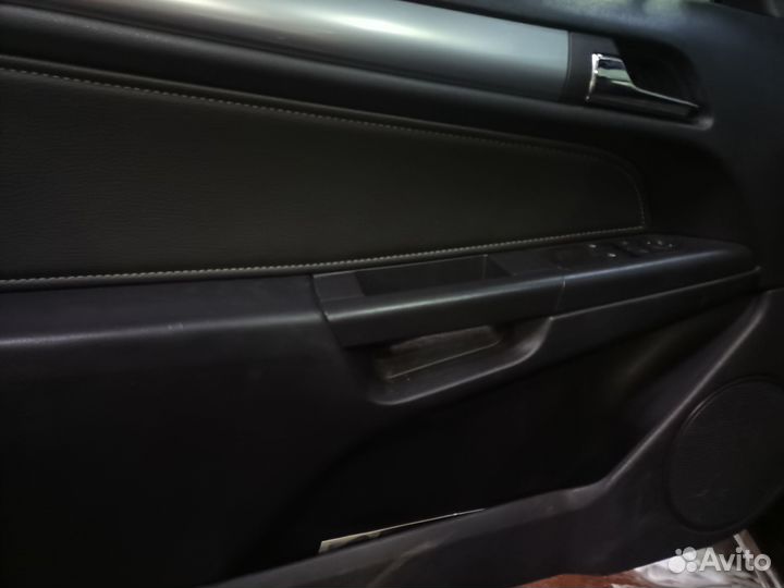 Обшивка двери передняя левая Opel Astra H GTC