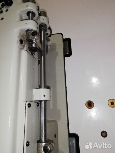 Швейная машинка для средних и тяжёлых материалов