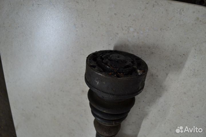 Привод правый Skoda Octavia A4