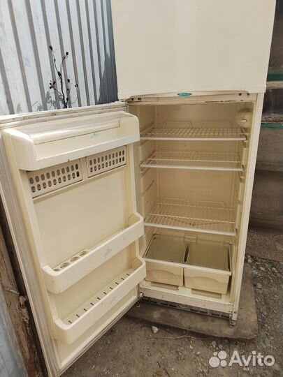 Холодильник stinol