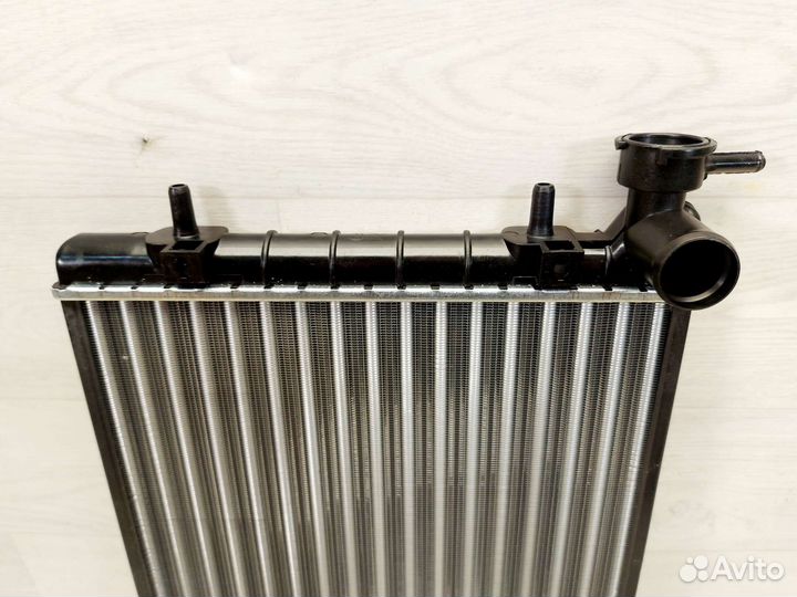Радиатор охлаждения Hyundai Accent 1999-2012