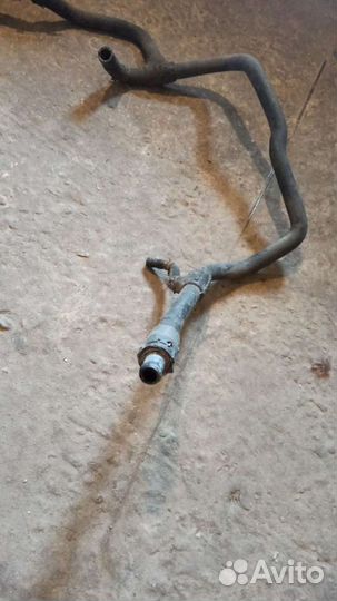 Патрубок системы охлаждения Ford Mondeo 3 1.8-2.0