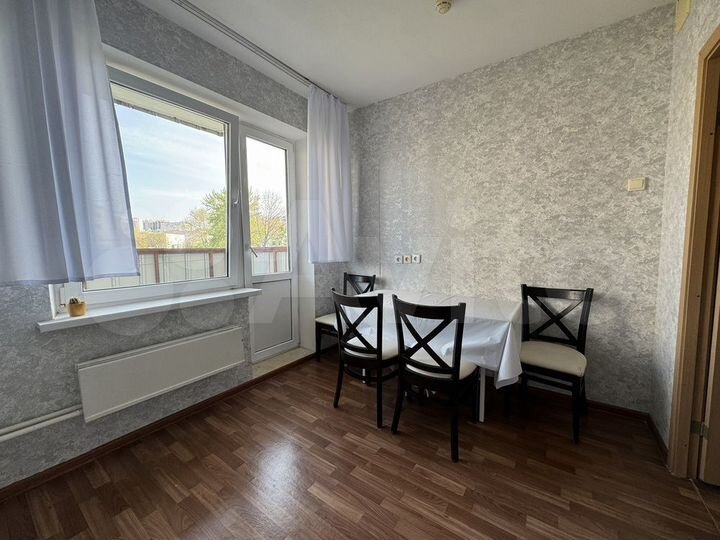 2-к. квартира, 62 м², 3/10 эт.