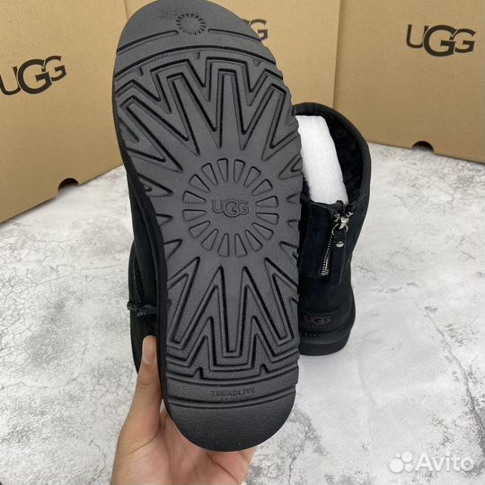 Угги Ugg Classic Mini Zip II Black