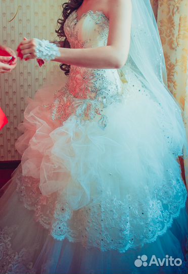 Свадебное платье