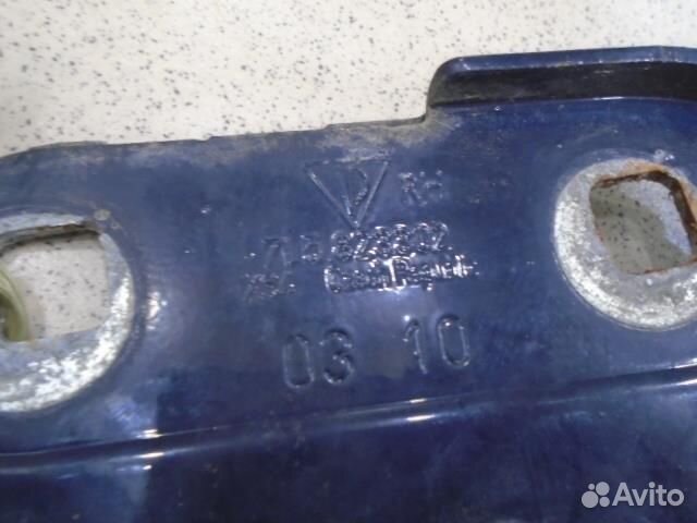 Петля капота правая Porsche Cayenne 2002-2010