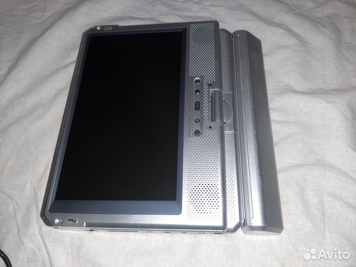 Портативный dvd плеер с поворотным экраном 8,5