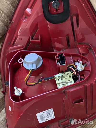 Задний правый фонарь на крыло mersedes GL W166