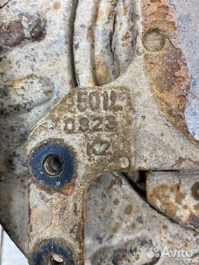 Кулак задний левый 4WD Mazda CX-7