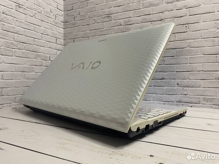 Игровой ноутбук Sony i5 / 6Gb / SSD + HDD