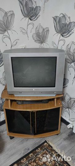Телевизор+тумба под тв