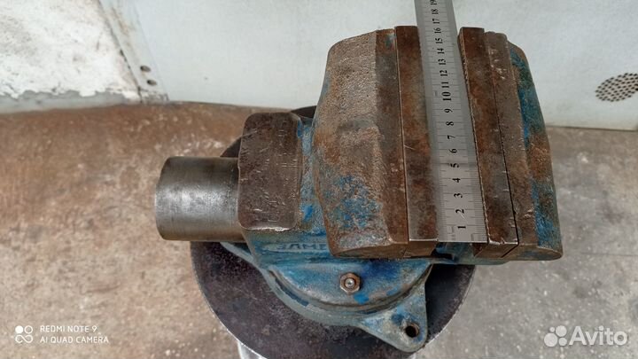 Тиски слесарные поворотные СССР