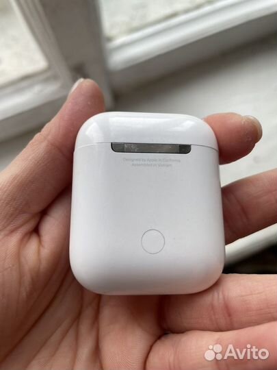 Наушники Apple AirPods