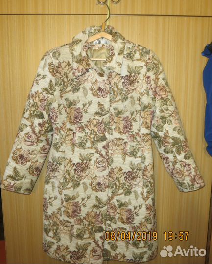 Продам пальто демисезонное