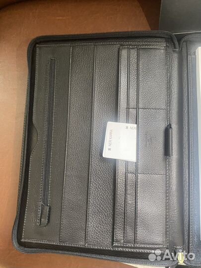 Папка кожаная на молнии. 35х 25 х 3 см