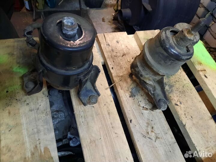 Опора двигателя 2grfe Toyota Highlander 3