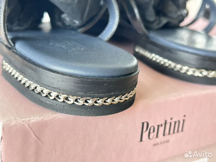 Pertini босоножки новые