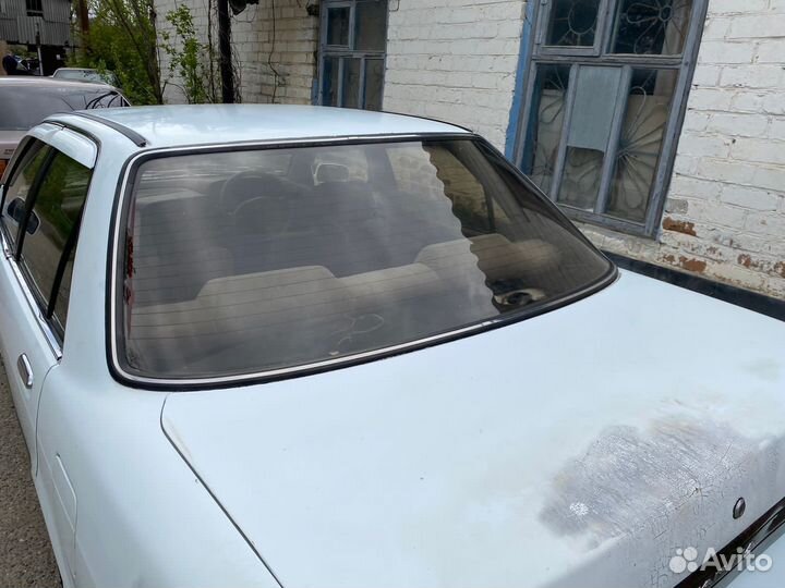 Заднее стекло Toyota Carina 170