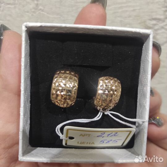 Новые золотые серьги 585 проба
