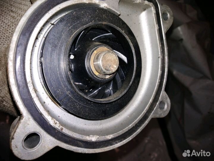 Помпа насос водяной Volskwagen Polo 1,6