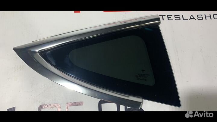 Форточка в заднее крыло Tesla Model 3 2019