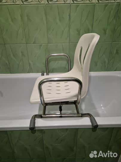 Стул в ванну для купания пожилых