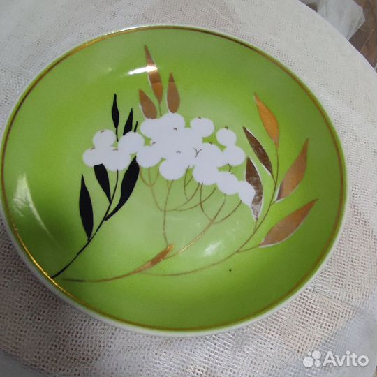 Тарелка фарфоровая антиквариат Дулево