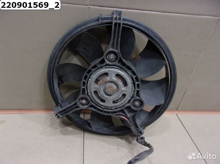 Вентилятор радиатора Volkswagen Passat