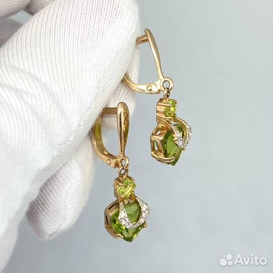 Серьги с синтетическим камнем Золото