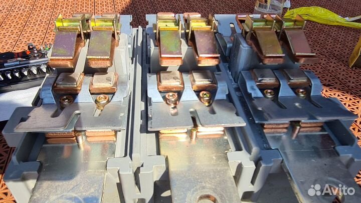 Магнитные контакторы Hyundai 440квт / 900Ампер