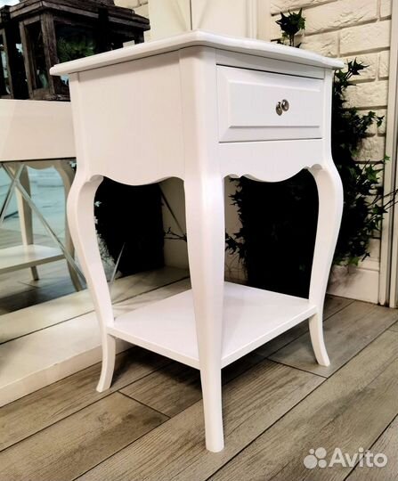 Тумбочка прикроватная 