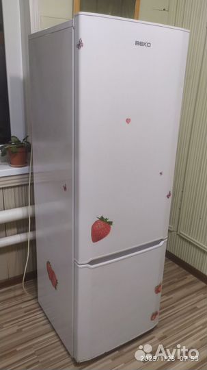 Холодильник веко