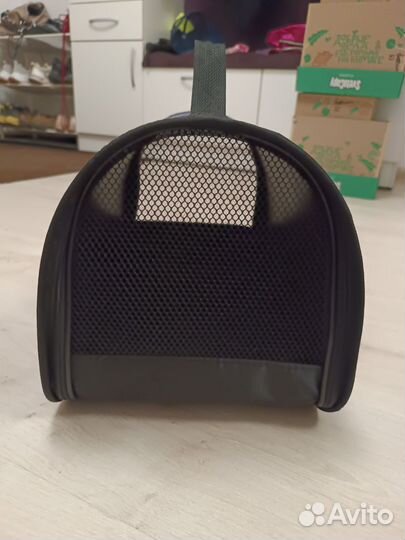 Переноска для кошек и маленьких собак