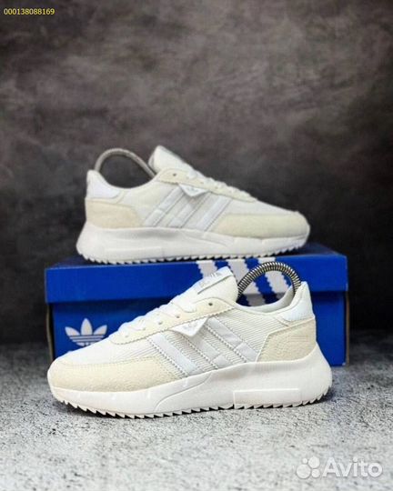 Женские кроссовки Adidas белые