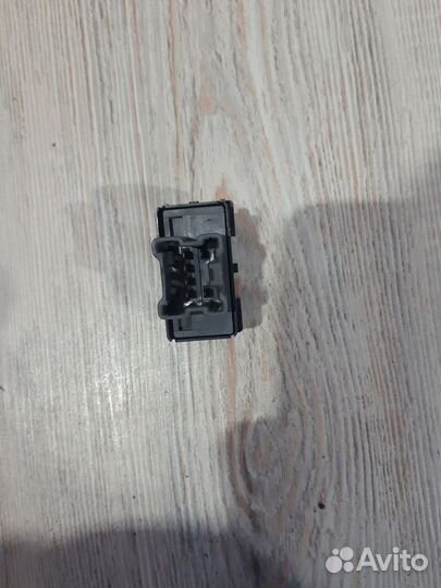 Кнопка подогрева сиденья Nissan X-trail T32 Лев