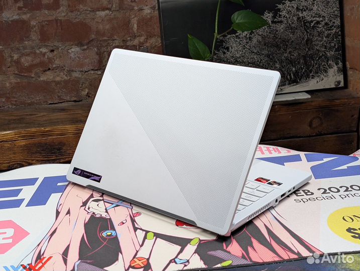 Asus Zephyrus G14 RX6700S/ 2,5k