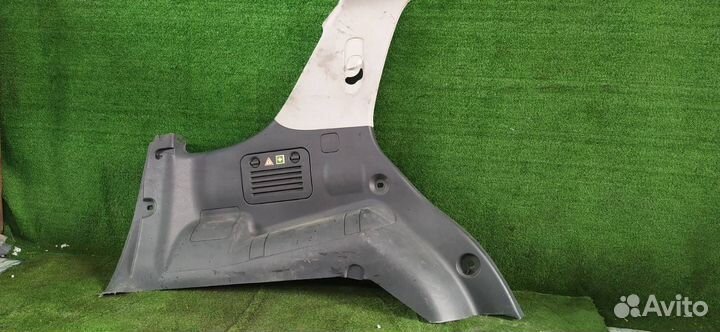 Обшивка багажника пара Mercedes Ml270 163 612.963