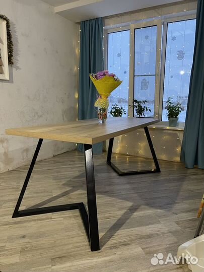 Стол обеденный в стиле loft