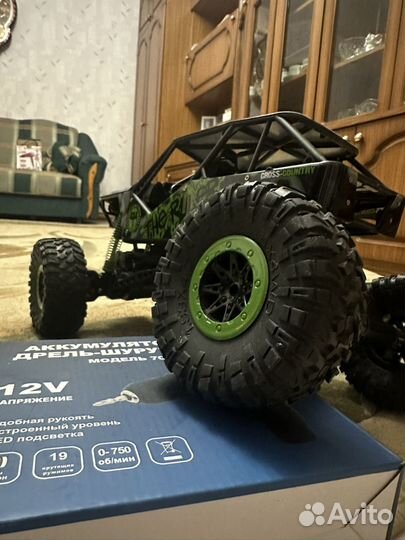 RC модель 4х4 краулер трофи 1/10