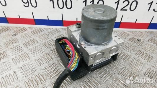 Блок ABS BMW X3 E83 (LEA06KW01)